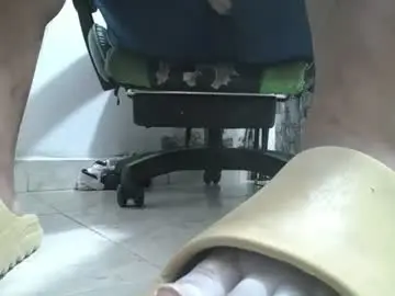 Chaturbate Best live sex cam show of srfindomfeet_