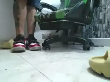 Chaturbate Live Porn of srfindomfeet_