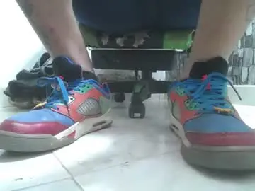 Chaturbate Live Porn of srfindomfeet_
