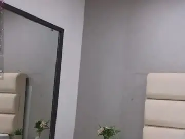 Chaturbate Live Sex Cam of isabellaa_reyess