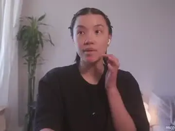 Chaturbate Nude Webcam of meganmei666
