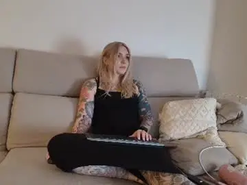 Chaturbate Live Sex Cam of tattoobbgirl