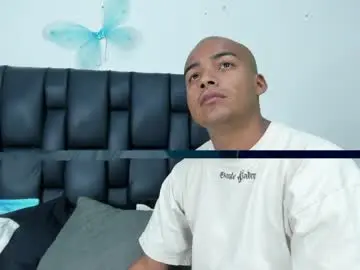Chaturbate Adult Video Chat of applehot_lr