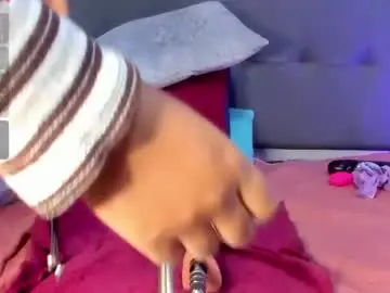 Chaturbate Live Sex Cam of cristallsweett