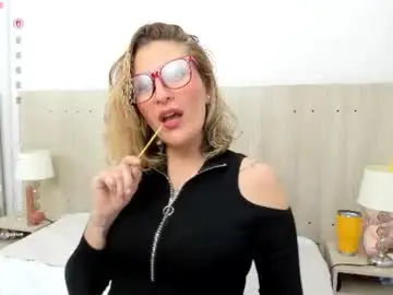 Chaturbate Best live sex cam show of lesly_santodomingo