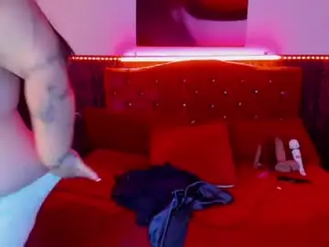 Chaturbate Live Sex Cam of sobigcurvy44