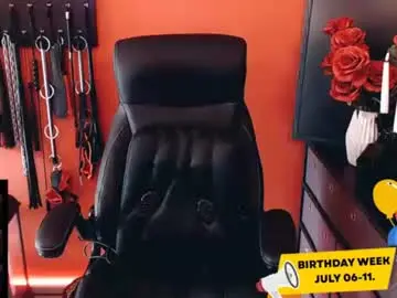 Chaturbate Live Sex Cam of gina_hotlick