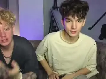 Chaturbate Watch Live Sex Cams of em_chipsi