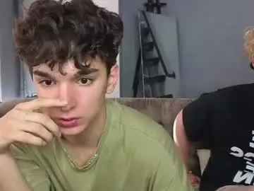 Chaturbate Live Sex Cam of em_chipsi