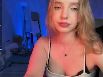 Chaturbate Live Sex Cam of itsevedarkside_