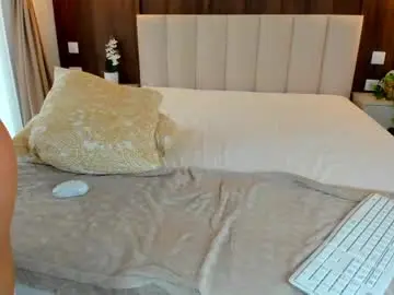 Chaturbate Watch Live Sex Cams of saradiamond01
