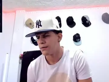 Chaturbate Watch Live Sex Cams of theo_bigcock_