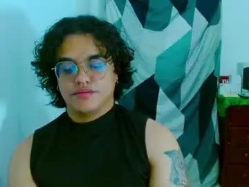 Chaturbate Live Sex Cam of dan_blous