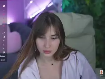 Chaturbate Live Sex Cam of jennyyluv