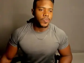 Chaturbate Live Sex Cam of leonardo_jones1