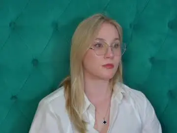 Chaturbate Sex Cam of elaravoltage