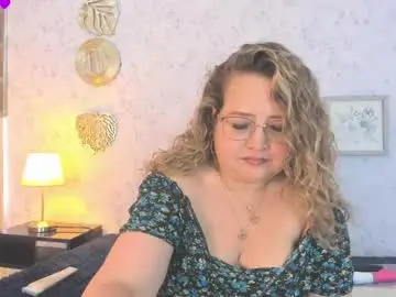 Chaturbate Best live sex cam show of martinacurvy_