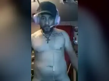 Chaturbate Live Sex Cam of shylomm88