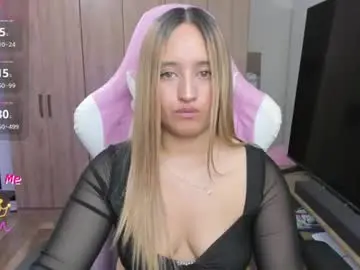 Chaturbate Free Live Porn of ema_tayy