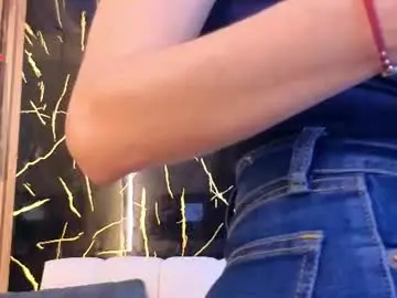 Chaturbate Sex Cam of starlight_mature23_aws