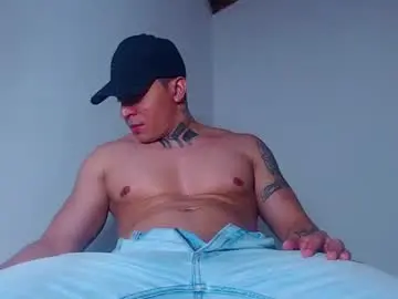 Chaturbate Best live sex cam show of criss__tom