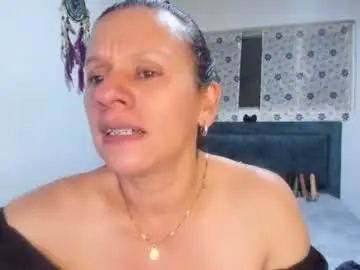 Chaturbate Live Sex Cam of sofi_saliva2511