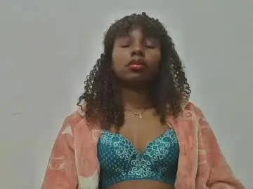 Chaturbate Live Sex Cam of rosalinda933