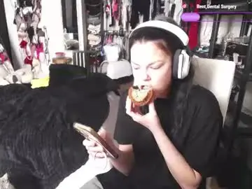 Chaturbate Adult Video Chat of tinykylie