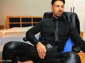Chaturbate Nude Webcam of mikestrip