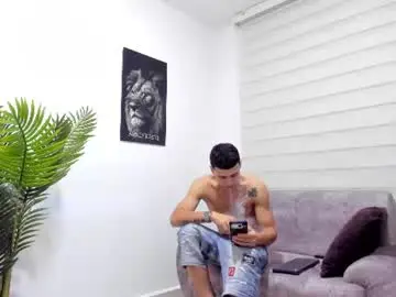 Chaturbate Free Live Porn of juniormorris_
