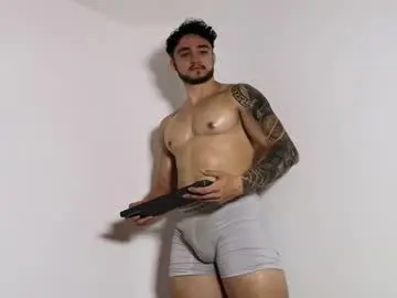 Chaturbate Adult Video Chat of latinboyvip_