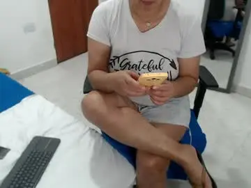 Chaturbate Live Sex of laura_foxx2379