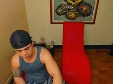 Chaturbate Sex Chat of themuscularvenezuelanman