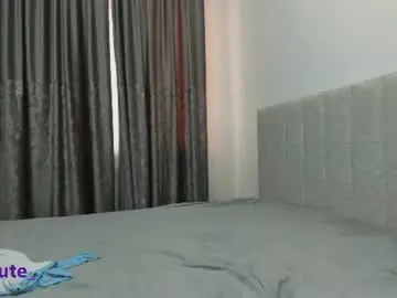 Chaturbate Free Live Porn of elly_cute_