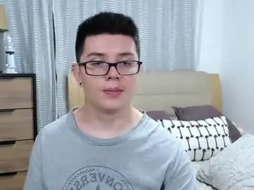Chaturbate Live Sex Cam of kevinhunts
