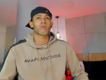 Chaturbate Live Porn of bento_fox