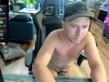 Chaturbate Live Sex Cam of aaron_skye
