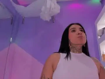 Chaturbate Live Sex Cam of adri_tatto_