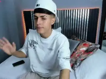 Chaturbate Live Sex Cam of axel_mendoza_
