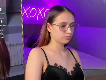 Chaturbate Live Sex Cam of miaa_hill