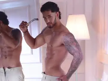 Chaturbate Live Sex Cam of mikethomson01