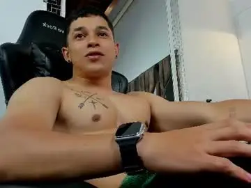 Chaturbate Live Sex Cam of adamkeith_1