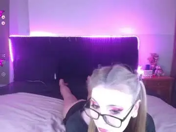 Chaturbate Adult Video Chat of shysweetrish