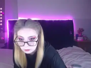 Chaturbate Adult Video Chat of shysweetrish