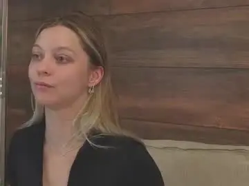 Chaturbate Nude Webcam of emilielong