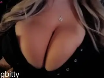 Chaturbate Best live sex cam show of melbigbitty