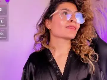 Chaturbate Watch Live Sex Cams of emilyjonesss_