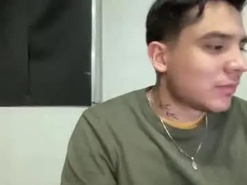 Chaturbate Free Porn Cam of garypinepineapple