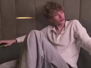 Chaturbate Sex Chat of curlytwinkboy