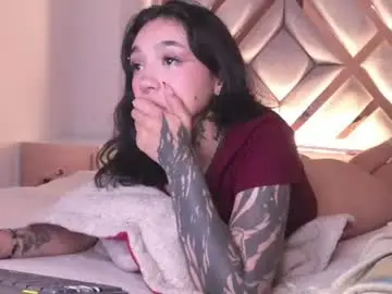 Chaturbate Live Porn of iris_magic_